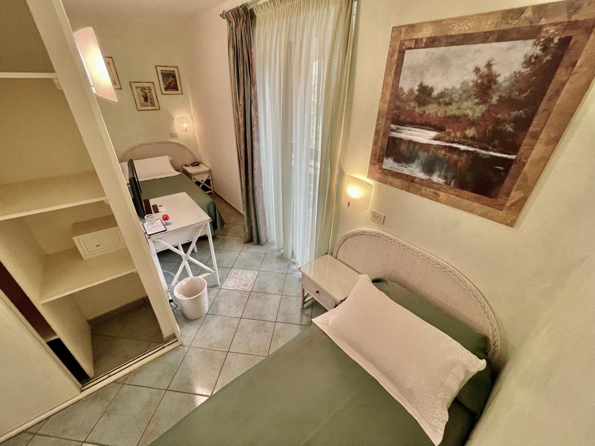 Hotel Meridiana Marina di Campo Bilik gambar